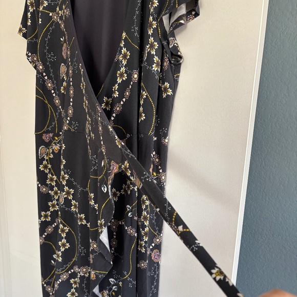 Loft, size XLP, lightweight knit wrap around dress worn once. - Picture 4 of 4